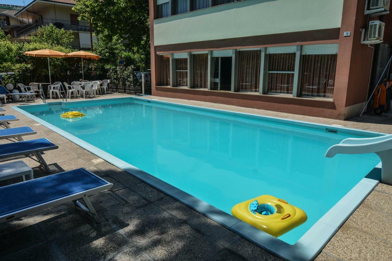 Hotel Zani Cervia Luaran gambar